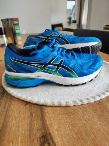 Used Ideal GT-2000 8 Running Shoes