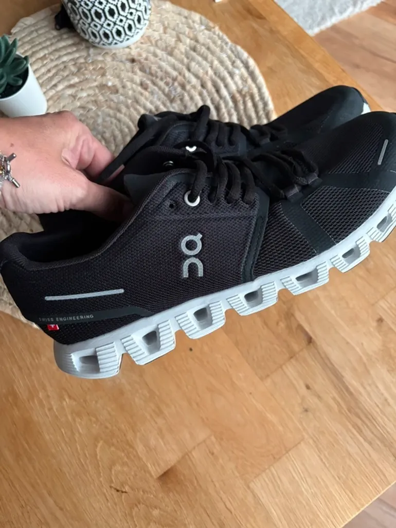 Tweedehands On Running Cloud 6 bike — afbeelding 2 van 6