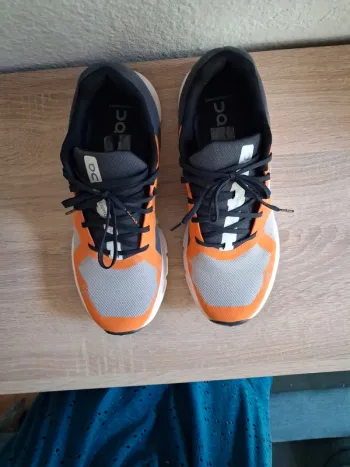 Used On Running ON Herren Turnschuhe bike — image 3 of 7