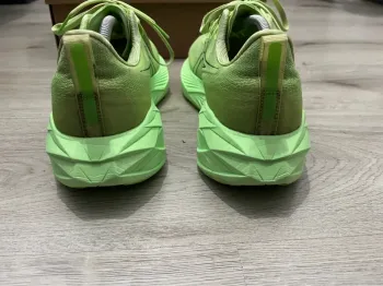 Used Asics Novablast 4 bike — image 4 of 11