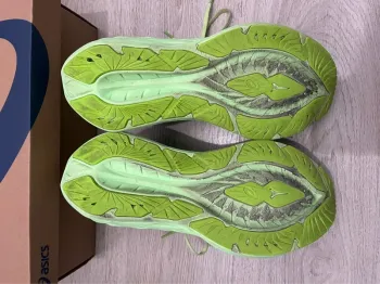 Used Asics Novablast 4 bike — image 9 of 11
