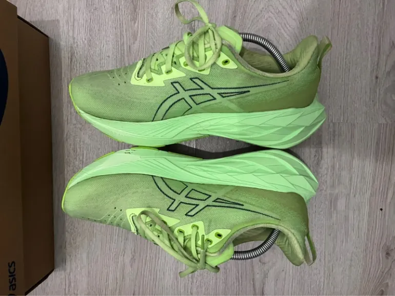 Used Asics Novablast 4 bike — image 5 of 11