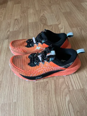 Used Orange Chaussures Asics Running Shoes