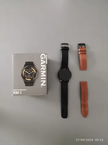 Used Garmin Venu 3 Electronics