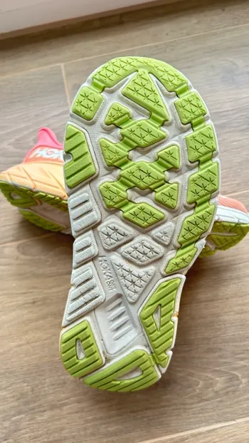 Used Hoka Arahi 7 bike — image 7 of 8