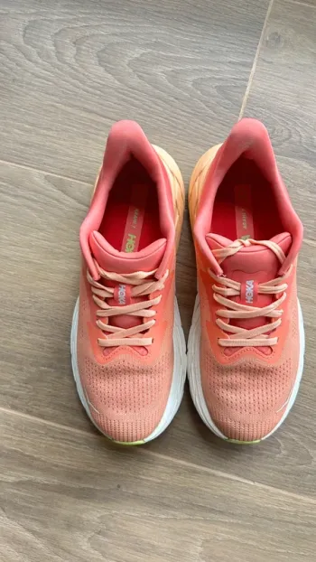 Used Hoka Arahi 7 bike — image 2 of 8