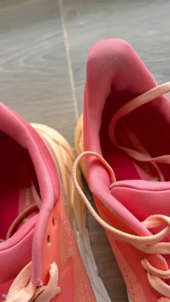 Used Hoka Arahi 7 bike — image 6 of 8