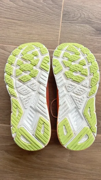 Used Hoka Arahi 7 bike — image 4 of 8