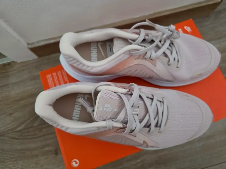 Rose Nike Quest 5 bike d'occasion — image 2 sur 4