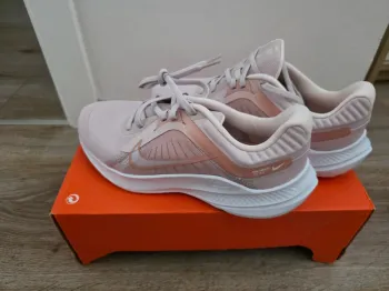 Rose Nike Quest 5 Running Shoes d'occasion