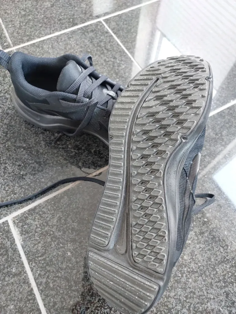Tweedehands Nike Downshifter 12 bike — afbeelding 2 van 3