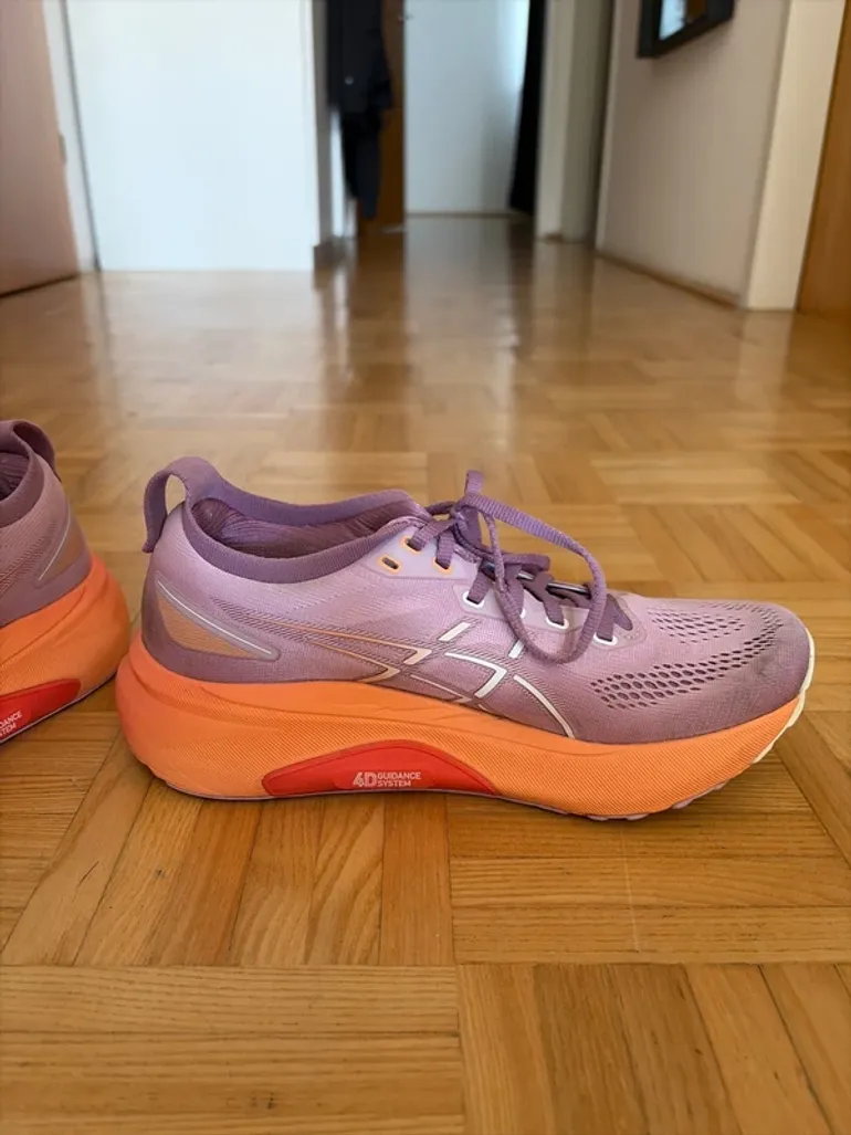 Used Asics Gel Kayano 31 bike — image 3 of 6