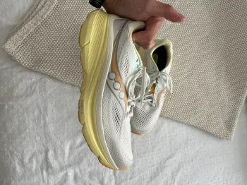 Used Saucony Guide 19 bike — image 3 of 4