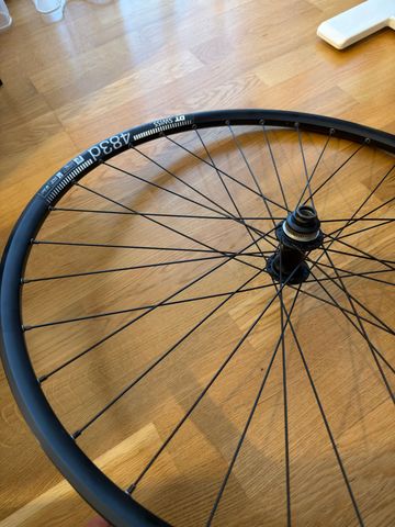 Used Dt Swiss 483d 2019 bike — image 5 of 5