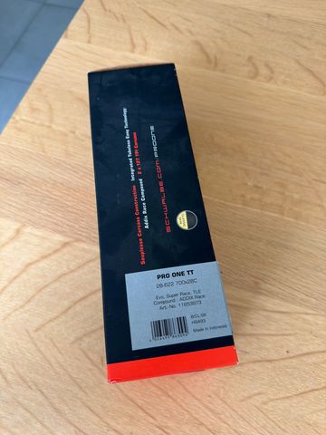 Použité Schwalbe Pro One TT bike — obrázek 2 z 2
