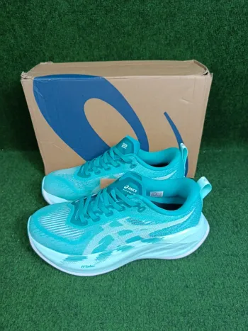 Used Asics Superblast 2 Running Shoes