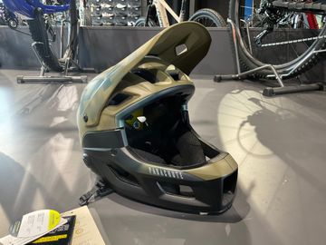 Używany MET Parachute MCR Helmet Cycling Accessories