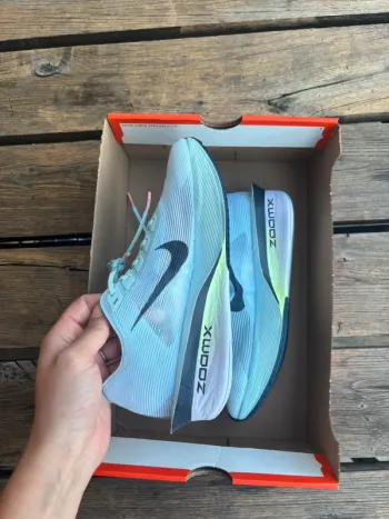 Nike ZoomX Vaporfly Next% 4 bike d'occasion — image 5 sur 7