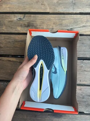 Nike ZoomX Vaporfly Next% 4 bike d'occasion — image 4 sur 7