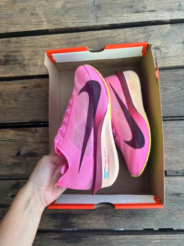 Used Nike ZoomX Vaporfly Next% 4 bike — image 4 of 8