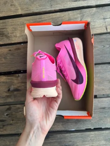 Used Nike ZoomX Vaporfly Next% 4 bike — image 5 of 8