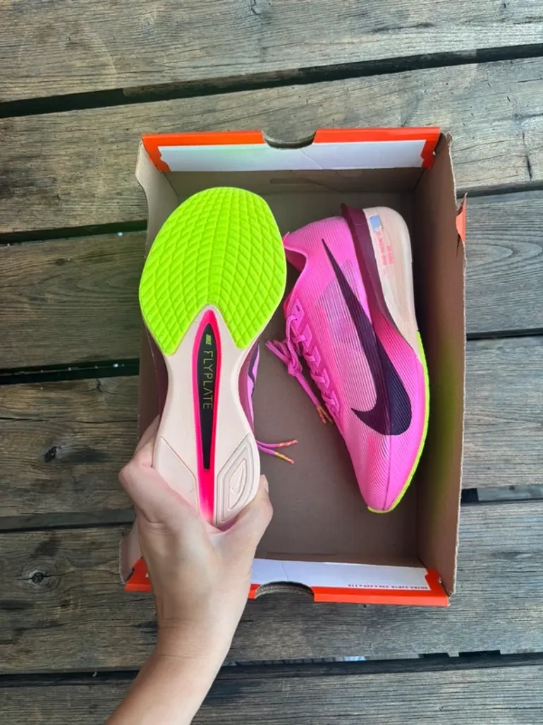 Used Nike ZoomX Vaporfly Next% 4 bike — image 6 of 8