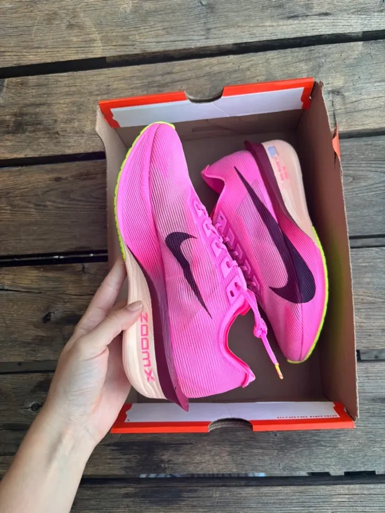 Used Nike ZoomX Vaporfly Next% 4 bike — image 2 of 8
