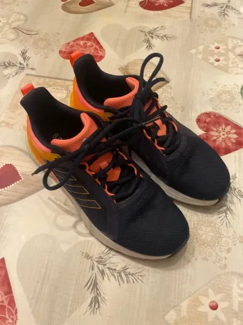 Used Adidas Chaussures de sport Running Shoes