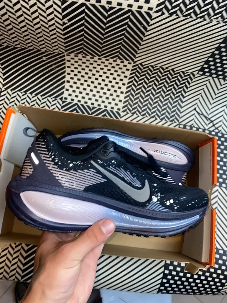 Nike Vomero 18 bike d'occasion — image 3 sur 8
