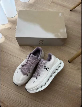 Tweedehands On Running Cloud Running Shoes