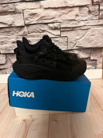 Used Hoka Challenger 8 GTX bike — image 4 of 8
