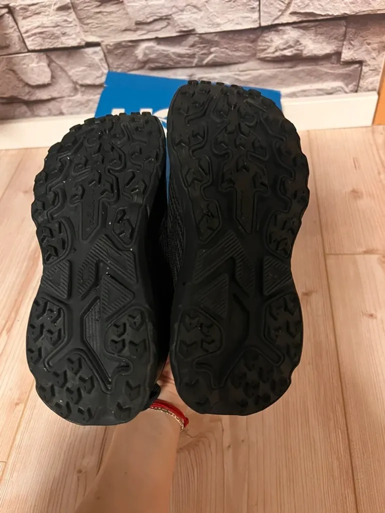 Used Hoka Challenger 8 GTX bike — image 5 of 8