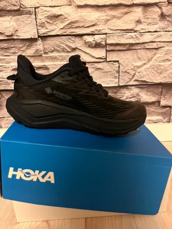Used Hoka Challenger 8 GTX bike — image 7 of 8