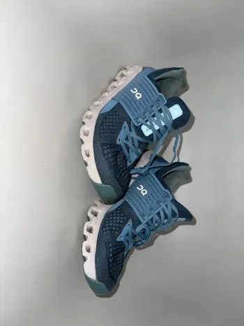Použité On Running Sneaker Running Shoes
