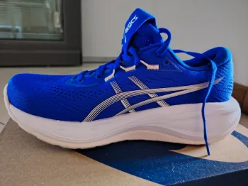 Used Asics Gel-Cumulus 28 Running Shoes
