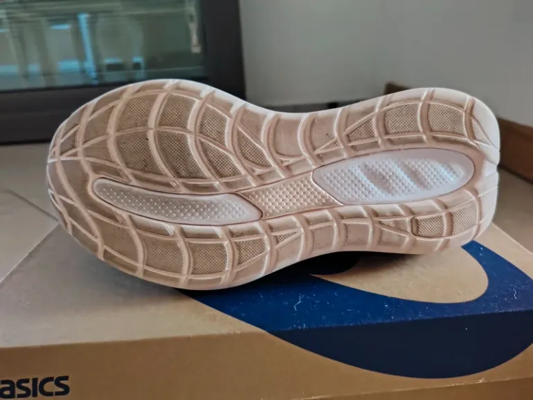 Used Asics Gel-Cumulus 28 bike — image 5 of 5