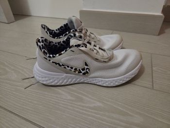 Używany Nike Revolution 5 PRM Running Shoes