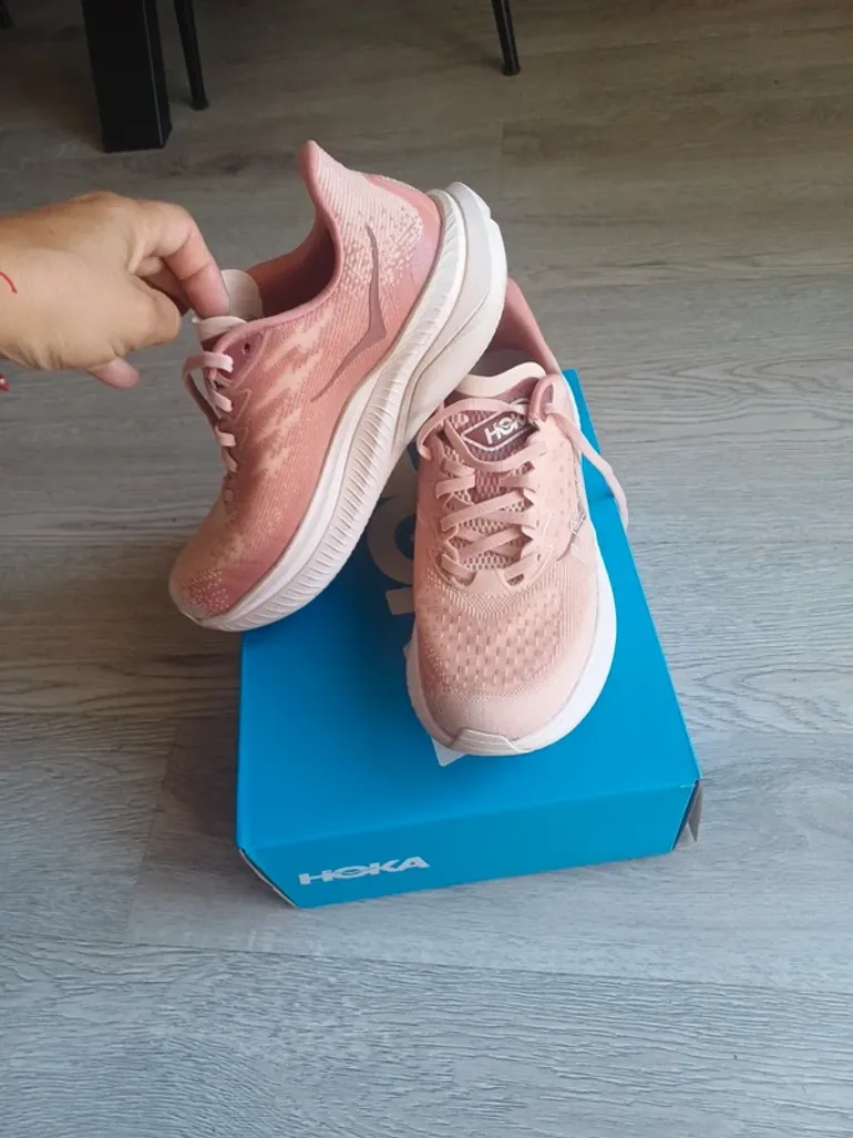 Used Hoka Running Shoes bike — image 3 of 7