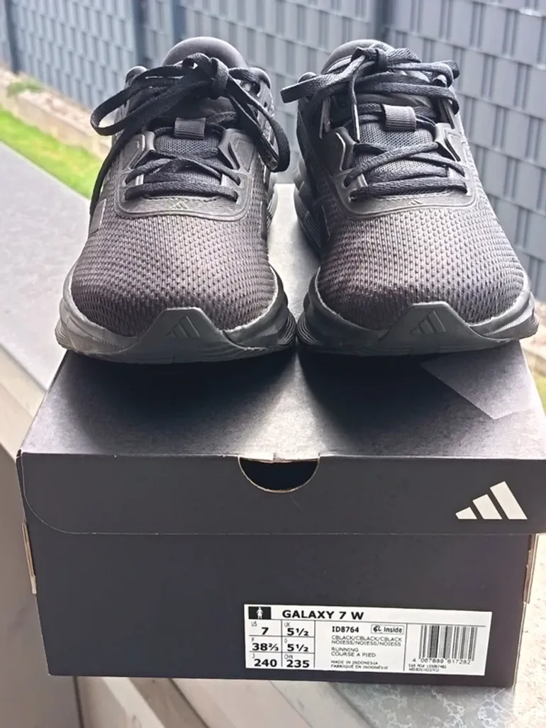 Tweedehands Adidas Sneaker bike — afbeelding 2 van 4