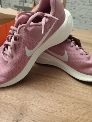 Tweedehands Nike Baskets roses - Taille 38 Running Shoes