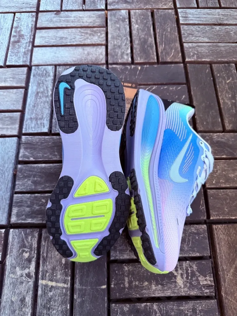 Nike Vomero 18 bike d'occasion — image 4 sur 8