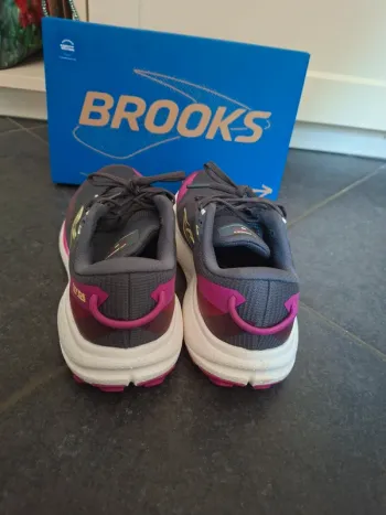 Used Brooks Divide 6 bike — image 2 of 5