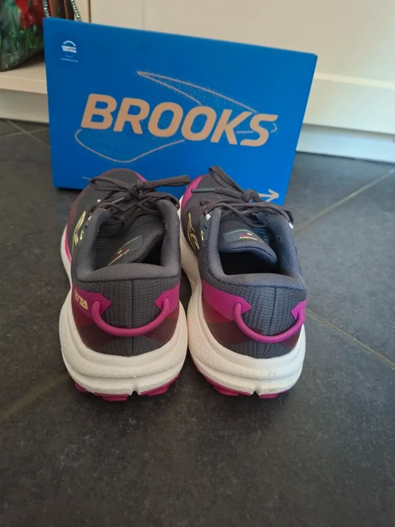 Used Brooks Divide 6 bike — image 2 of 5