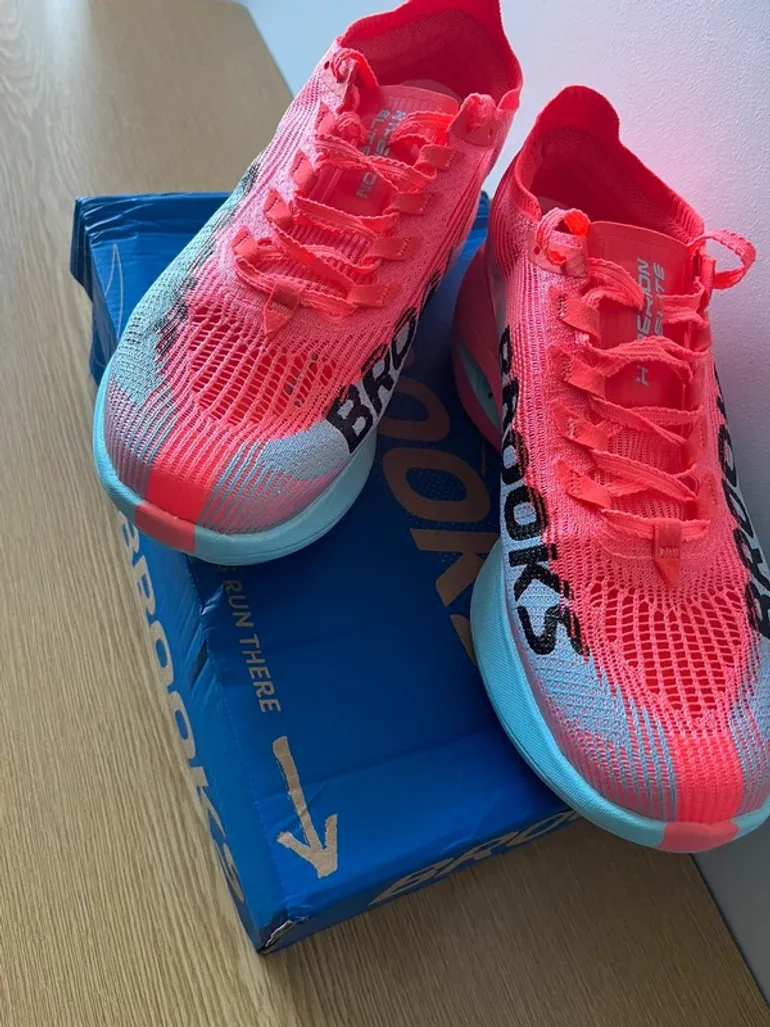 Käytetty Brooks Baskets sport femme taille 42 bike — kuva 2 / 4