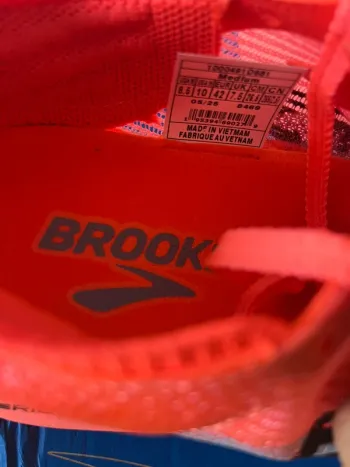 Käytetty Brooks Baskets sport femme taille 42 bike — kuva 4 / 4