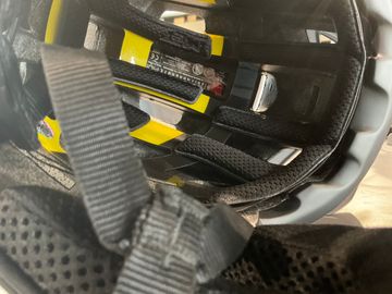 Brugt MET Parachute MCR Helmet bike — billede 4 af 4