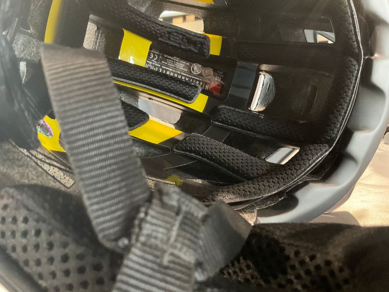 Brugt MET Parachute MCR Helmet bike — billede 4 af 4