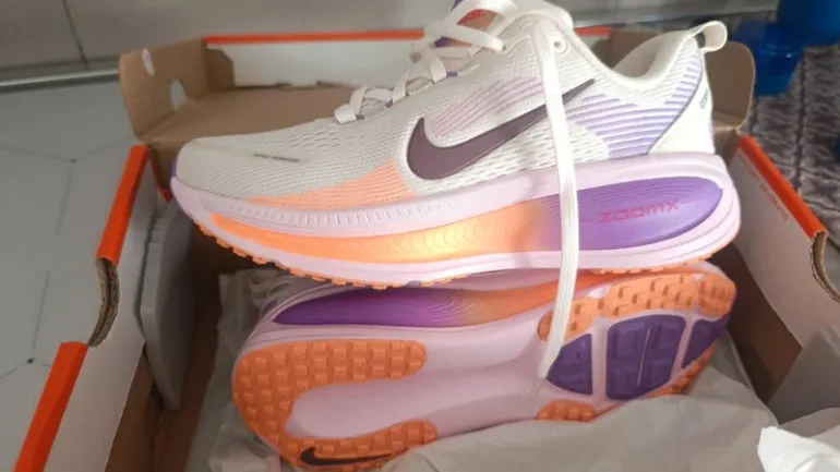 Tweedehands Nike Vomero 18 bike — afbeelding 2 van 4