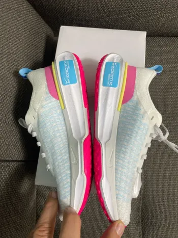Used Nike ZoomX Invincible Run 3 bike — image 3 of 7