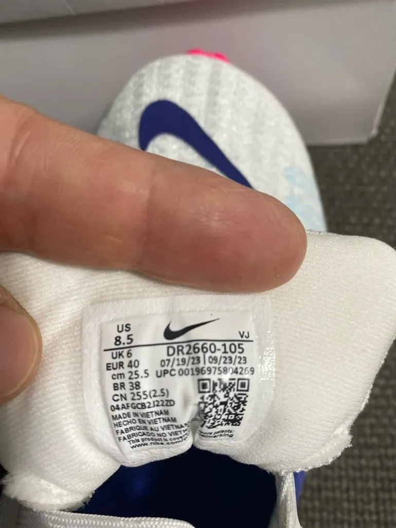 Used Nike ZoomX Invincible Run 3 bike — image 7 of 7